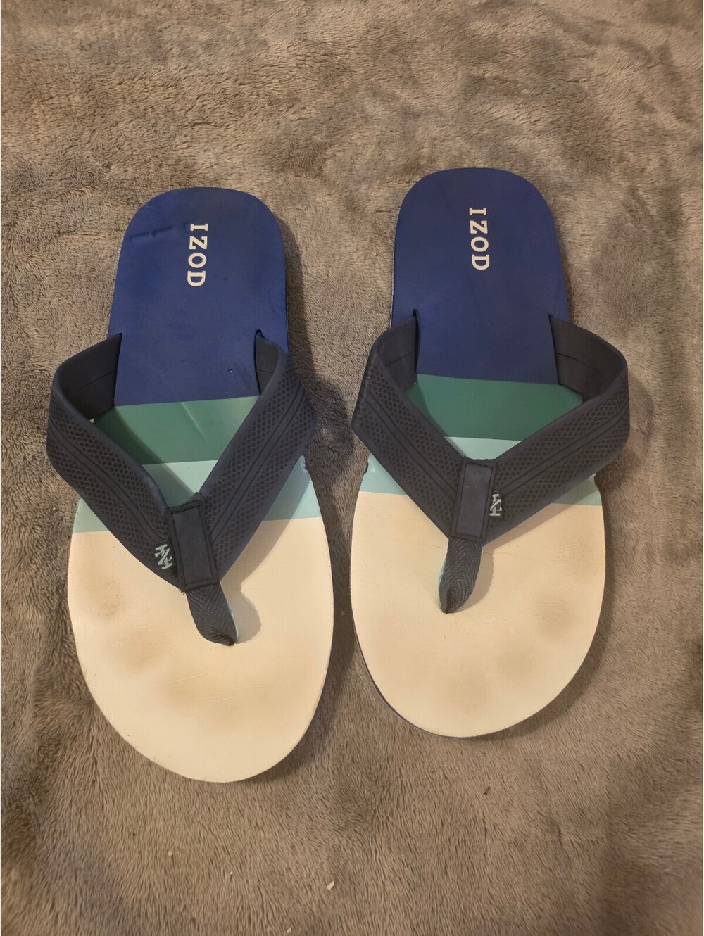 IZOD navy flip flops size 10